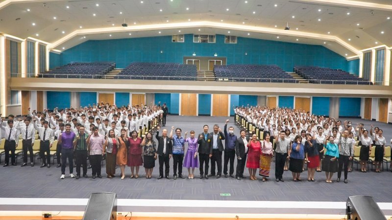 พิธีฝากตัวเป็นศิษย์ รับขวัญนักศึกษาสายครู มรภ.เทพสตรี และปฐมนิเทศ นศ. คณะครุศาสตร์