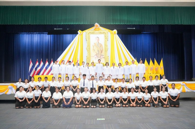ร่วมพิธีถวายพระพรชัยมงคล พระบาทสมเด็จพระเจ้าอยู่หัว
