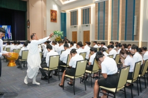 พิธีฝากตัวเป็นศิษย์ รับขวัญนักศึกษาสายครู มรภ.เทพสตรี และปฐมนิเทศ นศ. คณะครุศาสตร์