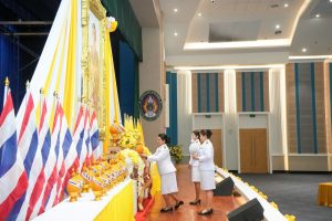 ร่วมพิธีถวายพระพรชัยมงคล พระบาทสมเด็จพระเจ้าอยู่หัว