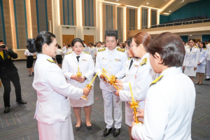ร่วมพิธีถวายพระพรชัยมงคล พระบาทสมเด็จพระเจ้าอยู่หัว
