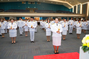ร่วมพิธีถวายพระพรชัยมงคล พระบาทสมเด็จพระเจ้าอยู่หัว