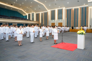ร่วมพิธีถวายพระพรชัยมงคล พระบาทสมเด็จพระเจ้าอยู่หัว