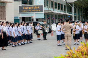 ร่วมพิธีวันพระราชทานธงชาติไทย