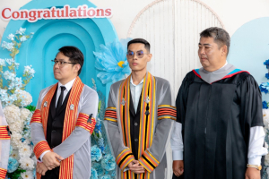 กิจกรรมแสดงความยินดีและมอบของที่ระลึกให้กับบัณฑิต และมหาบัณฑิตคณะครุศาสตร์