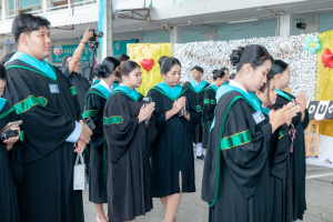 กิจกรรมแสดงความยินดีและมอบของที่ระลึกให้กับบัณฑิต และมหาบัณฑิตคณะครุศาสตร์