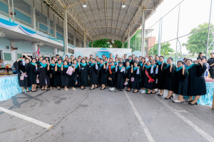 กิจกรรมแสดงความยินดีและมอบของที่ระลึกให้กับบัณฑิต และมหาบัณฑิตคณะครุศาสตร์