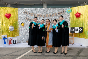 กิจกรรมแสดงความยินดีและมอบของที่ระลึกให้กับบัณฑิต และมหาบัณฑิตคณะครุศาสตร์