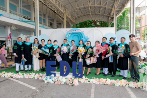 กิจกรรมแสดงความยินดีและมอบของที่ระลึกให้กับบัณฑิต และมหาบัณฑิตคณะครุศาสตร์