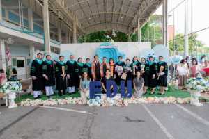 กิจกรรมแสดงความยินดีและมอบของที่ระลึกให้กับบัณฑิต และมหาบัณฑิตคณะครุศาสตร์