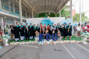 กิจกรรมแสดงความยินดีและมอบของที่ระลึกให้กับบัณฑิต และมหาบัณฑิตคณะครุศาสตร์