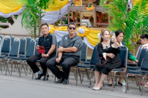 ร่วมให้กำลังใจขบวนแห่กระทงของมหาวิทยาลัยราชภัฏเทพสตรี ในงานประเพณีลอยกระทงย้อนยุค ประจำปี 2568