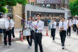 ร่วมให้กำลังใจขบวนแห่กระทงของมหาวิทยาลัยราชภัฏเทพสตรี ในงานประเพณีลอยกระทงย้อนยุค ประจำปี 2568