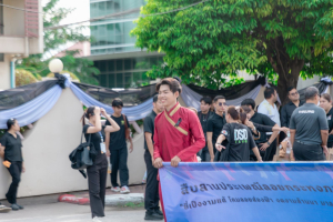 ร่วมให้กำลังใจขบวนแห่กระทงของมหาวิทยาลัยราชภัฏเทพสตรี ในงานประเพณีลอยกระทงย้อนยุค ประจำปี 2568