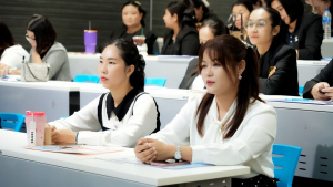 โครงการอบรมเชิงปฏิบัติการเพื่อพัฒนาศักยภาพผู้บริหารและครูให้เป็นนวัตกรทางการศึกษาเพื่อพัฒนาสมรรถนะของผู้เรียน ตามรูปแบบ PTRU Model