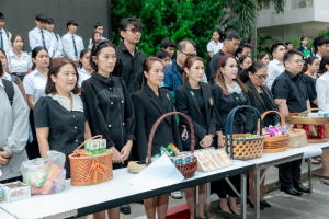 ร่วมพิธีทำบุญตักบาตรอุทิศถวายพระราชกุศลแด่ สมเด็จพระนางเจ้าสิริกิติ์ พระบรมราชินีนาถ พระบรมราชชนนีพันปีหลวง