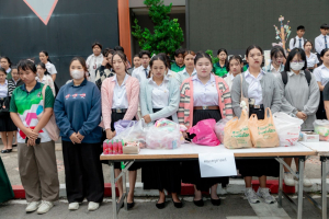 ร่วมพิธีทำบุญตักบาตรอุทิศถวายพระราชกุศลแด่ สมเด็จพระนางเจ้าสิริกิติ์ พระบรมราชินีนาถ พระบรมราชชนนีพันปีหลวง