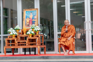 ร่วมพิธีทำบุญตักบาตรอุทิศถวายพระราชกุศลแด่ สมเด็จพระนางเจ้าสิริกิติ์ พระบรมราชินีนาถ พระบรมราชชนนีพันปีหลวง