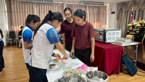 โครงการอบอุ่นสร้างอาชีพ : เวิร์คช็อปขนมอบง่ายง่ายสร้างรายได้สำหรับนักศึกษาปฐมวัย