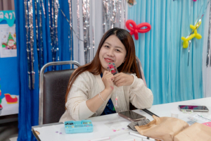 โครงการการส่งเสริมและพัฒนาทักษะด้านอาชีพที่สองของนักศึกษาสาขาวิชาจิตวิทยาและการแนะแนว เรื่อง Tiny Cute พลาสติกหดแปลงร่าง