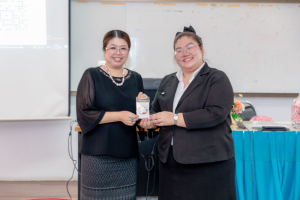 โครงการการส่งเสริมและพัฒนาทักษะด้านอาชีพที่สองของนักศึกษาสาขาวิชาจิตวิทยาและการแนะแนว เรื่อง Tiny Cute พลาสติกหดแปลงร่าง