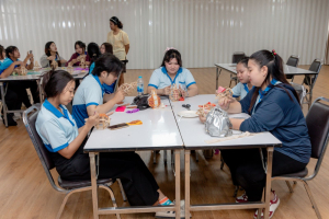 โครงการการส่งเสริมและพัฒนาทักษะด้านอาชีพที่สองของนักศึกษาสาขาวิชาจิตวิทยาและการแนะแนว เรื่อง ประทีปเวียงพิงค์