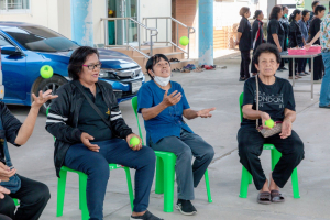 โครงการพัฒนาศักยภาพผู้สูงอายุให้ได้รับการเสริมสร้างและดูแลสุขภาวะแบบมีส่วนร่วม จังหวัดลพบุรี ในพื้นที่ อบต.เขาสมอคอน