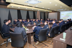 โครงการอบรมเชิงปฏิบัติการเพื่อพัฒนาครูให้ขับเคลื่อนนักเรียนให้มีความฉลาดรู้ ตามรูปแบบนวัตกรรมหลักสูตรและการจัดการเรียนรู้เพื่อเสริมสร้างคุณลักษณะ 4 ประการ และศึกษาดูงานสถานศึกษาต้นแบบในการจัดการเรียนการสอน ให้แก่ครูโรงเรียนสาธิตมหาวิทยาลัยราชภัฏเทพสตรี