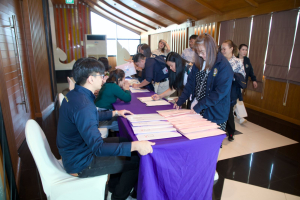 โครงการอบรมเชิงปฏิบัติการเพื่อพัฒนาครูให้ขับเคลื่อนนักเรียนให้มีความฉลาดรู้ ตามรูปแบบนวัตกรรมหลักสูตรและการจัดการเรียนรู้เพื่อเสริมสร้างคุณลักษณะ 4 ประการ และศึกษาดูงานสถานศึกษาต้นแบบในการจัดการเรียนการสอน ให้แก่ครูโรงเรียนสาธิตมหาวิทยาลัยราชภัฏเทพสตรี