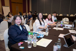 โครงการอบรมเชิงปฏิบัติการเพื่อพัฒนาครูให้ขับเคลื่อนนักเรียนให้มีความฉลาดรู้ ตามรูปแบบนวัตกรรมหลักสูตรและการจัดการเรียนรู้เพื่อเสริมสร้างคุณลักษณะ 4 ประการ และศึกษาดูงานสถานศึกษาต้นแบบในการจัดการเรียนการสอน ให้แก่ครูโรงเรียนสาธิตมหาวิทยาลัยราชภัฏเทพสตรี