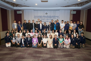 โครงการอบรมเชิงปฏิบัติการเพื่อพัฒนาครูให้ขับเคลื่อนนักเรียนให้มีความฉลาดรู้ ตามรูปแบบนวัตกรรมหลักสูตรและการจัดการเรียนรู้เพื่อเสริมสร้างคุณลักษณะ 4 ประการ และศึกษาดูงานสถานศึกษาต้นแบบในการจัดการเรียนการสอน ให้แก่ครูโรงเรียนสาธิตมหาวิทยาลัยราชภัฏเทพสตรี