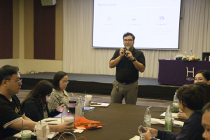 โครงการอบรมเชิงปฏิบัติการเพื่อพัฒนาครูให้ขับเคลื่อนนักเรียนให้มีความฉลาดรู้ ตามรูปแบบนวัตกรรมหลักสูตรและการจัดการเรียนรู้เพื่อเสริมสร้างคุณลักษณะ 4 ประการ และศึกษาดูงานสถานศึกษาต้นแบบในการจัดการเรียนการสอน ให้แก่ครูโรงเรียนสาธิตมหาวิทยาลัยราชภัฏเทพสตรี