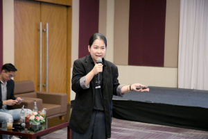 โครงการอบรมเชิงปฏิบัติการเพื่อพัฒนาครูให้ขับเคลื่อนนักเรียนให้มีความฉลาดรู้ ตามรูปแบบนวัตกรรมหลักสูตรและการจัดการเรียนรู้เพื่อเสริมสร้างคุณลักษณะ 4 ประการ และศึกษาดูงานสถานศึกษาต้นแบบในการจัดการเรียนการสอน ให้แก่ครูโรงเรียนสาธิตมหาวิทยาลัยราชภัฏเทพสตรี