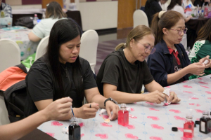 โครงการอบรมเชิงปฏิบัติการเพื่อพัฒนาครูให้ขับเคลื่อนนักเรียนให้มีความฉลาดรู้ ตามรูปแบบนวัตกรรมหลักสูตรและการจัดการเรียนรู้เพื่อเสริมสร้างคุณลักษณะ 4 ประการ และศึกษาดูงานสถานศึกษาต้นแบบในการจัดการเรียนการสอน ให้แก่ครูโรงเรียนสาธิตมหาวิทยาลัยราชภัฏเทพสตรี