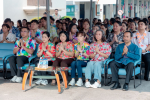 ร่วมงานทำบุญกลางบ้าน 