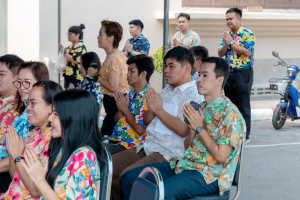 ร่วมงานทำบุญกลางบ้าน 