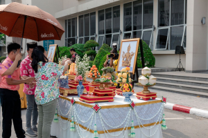 ร่วมงานทำบุญกลางบ้าน 