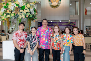 ร่วมงานทำบุญกลางบ้าน 