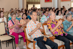 ร่วมงานทำบุญกลางบ้าน 