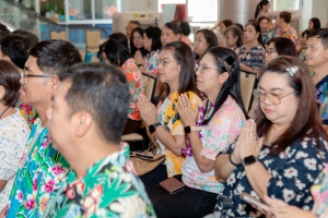 ร่วมงานทำบุญกลางบ้าน 