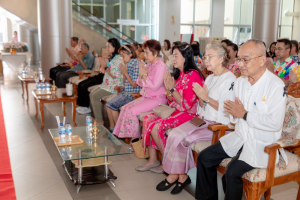 ร่วมงานทำบุญกลางบ้าน 