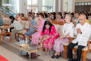 ร่วมงานทำบุญกลางบ้าน 