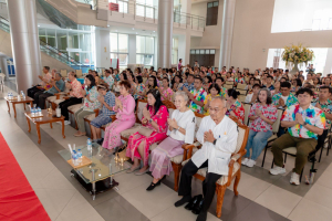 ร่วมงานทำบุญกลางบ้าน 