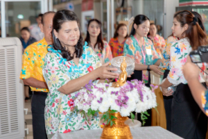 ร่วมงานทำบุญกลางบ้าน 