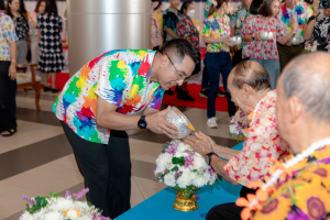 ร่วมงานทำบุญกลางบ้าน 