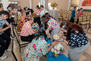 ร่วมงานทำบุญกลางบ้าน 