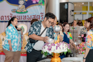 ร่วมงานทำบุญกลางบ้าน 