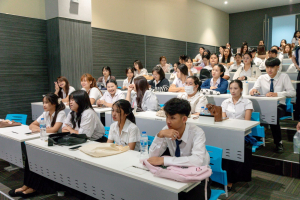 การปฐมนิเทศนักศึกษาฝึกประสบการณ์วิชาชีพครู ประจำปีการศึกษา 2569