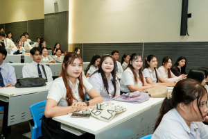 การปฐมนิเทศนักศึกษาฝึกประสบการณ์วิชาชีพครู ประจำปีการศึกษา 2569