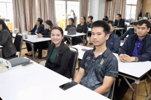 สัมมนาผู้บริหารสถานศึกษา มุ่งยกระดับความฉลาดรู้สู่โรงเรียนต้นแบบเชิงพื้นที่